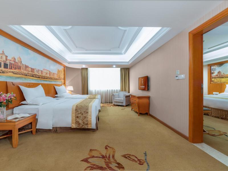 Vienna International Hotel Guigang Hecheng Road Exterior foto